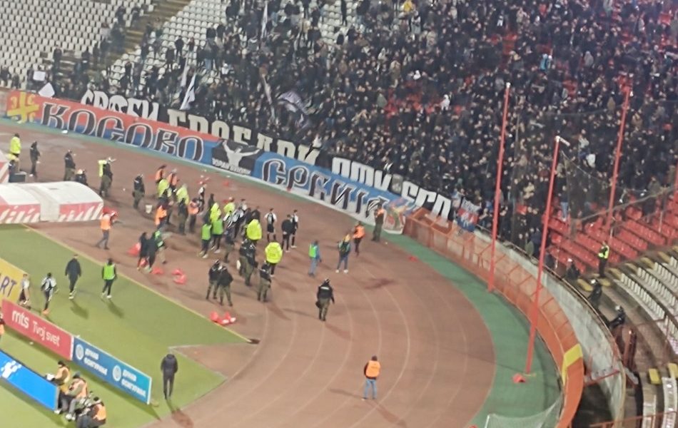STARA PRIČA Opet lomljene stolice na jugu! I ne samo tu… Evo koliku su štetu napravili „grobari“ (FOTO)