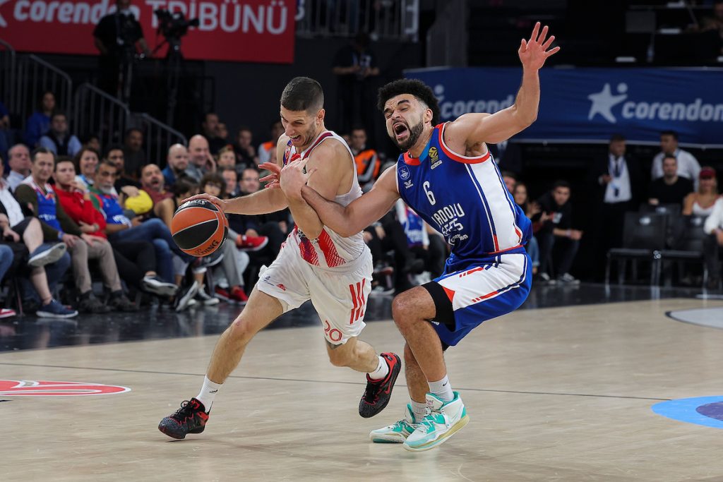 Zvezda dočekuje Efes… „Grobari“ u dilemi: Za koga da navijaju? Tabela kaže…