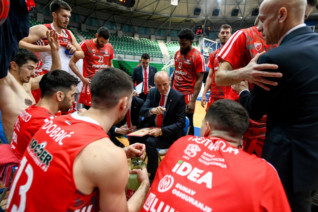 IVANOVIĆU, ZAŠTO OVAKO? Ko od šuta živi, od šuta i umire! Zvezda ne igra, Zvezda se ispucava!