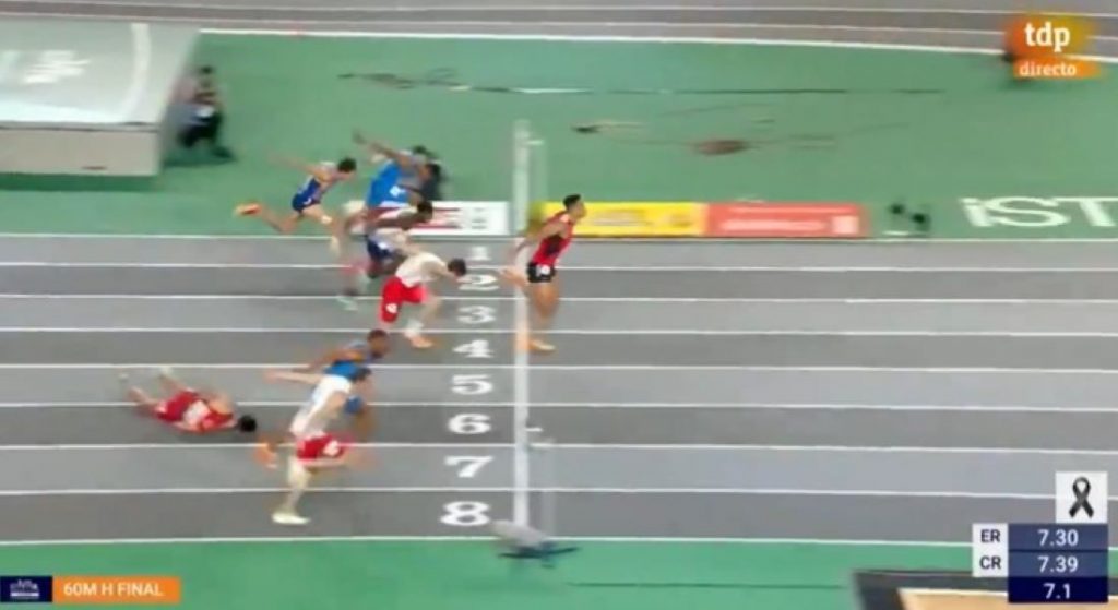 MUK U ISTANBULU Španski atletičar udario glavom o podlogu, iznet na nosilima (VIDEO)