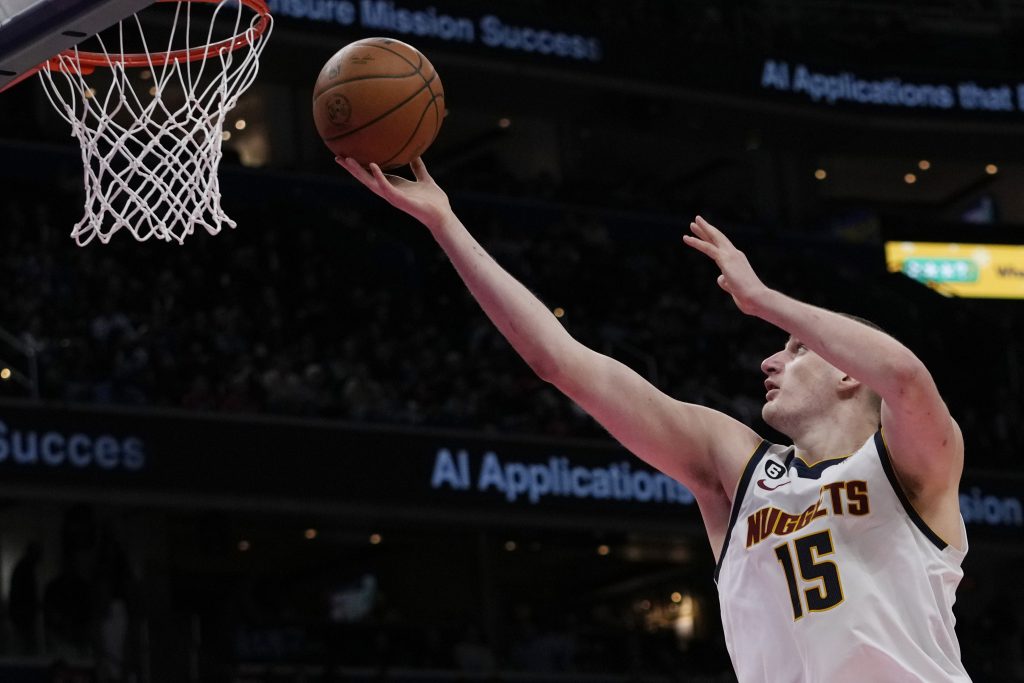 SRBIN PONOVO U CENTRU PAŽNJE Bizaran faul Jokića, najbrži u istoriji NBA lige! (VIDEO)