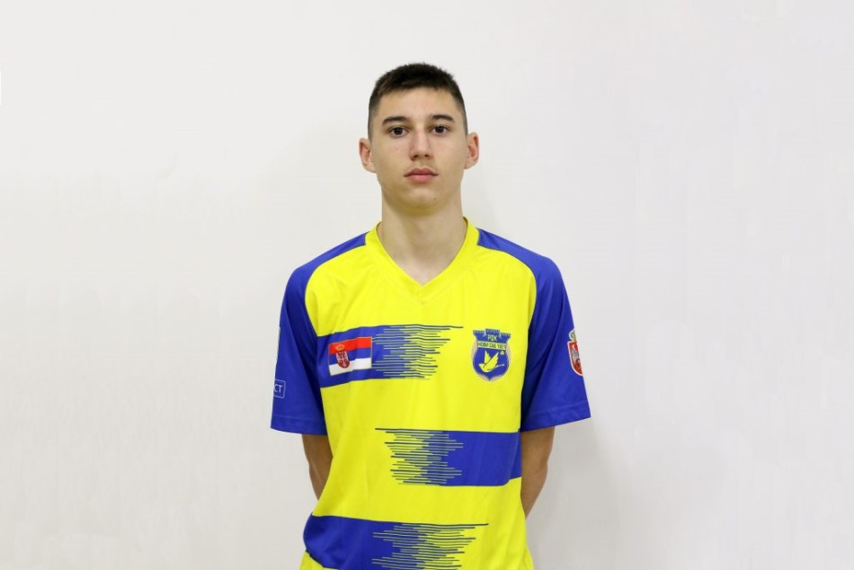 SKANDAL Mladom igraču RFK Novi Sad u duelu slomljena noga, arbitar nije dosudio ni faul! (FOTO)