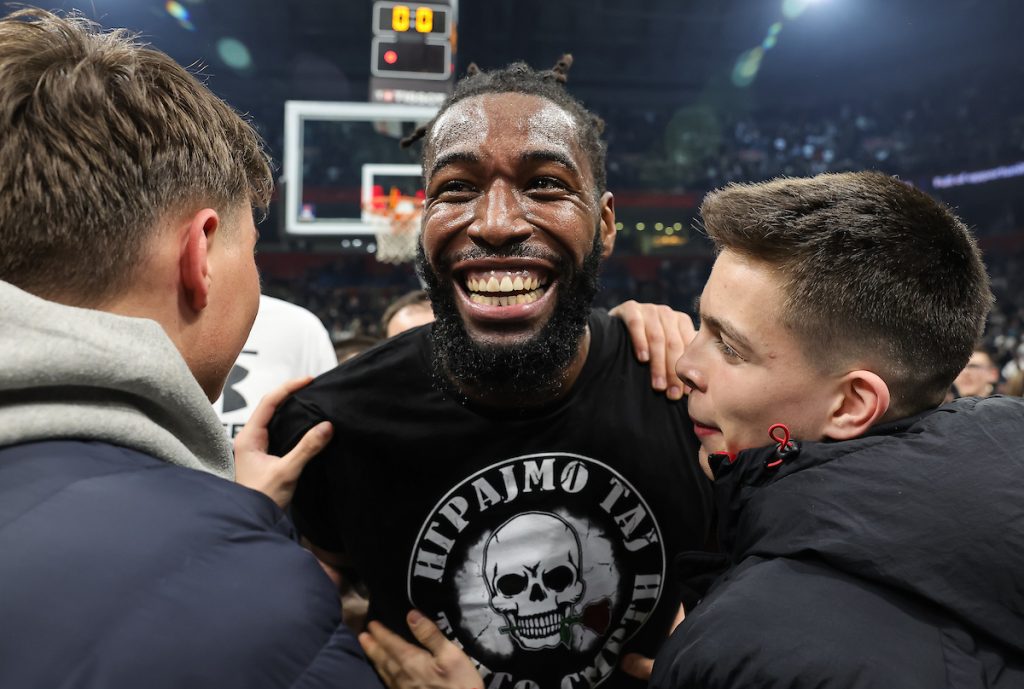 BIO BI TO VELIKI UDARAC ZA PARTIZAN PRED DVA DERBIJA Poznato kolika kazna čeka Lesora, mogao bi i krivično da odgovara? (VIDEO)