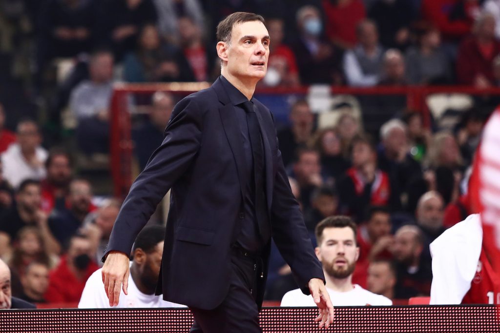 TRENER OLIMPIJAKOSA OPLEO PO EVROLIGI Barcokas: Ovo nije humano, nivo košarke opada!