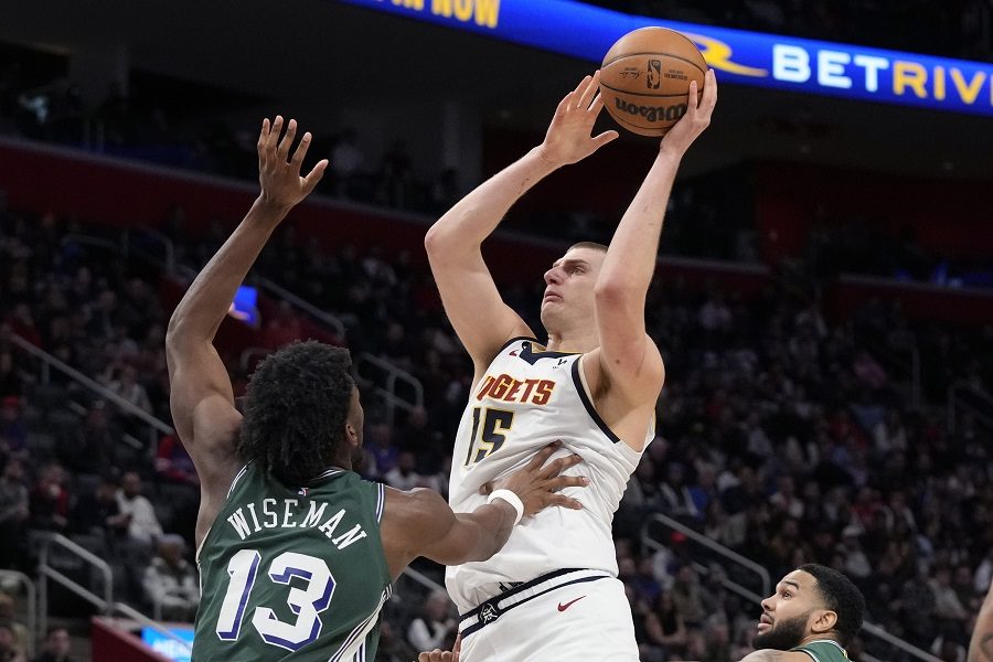 RAZGOROPADIO SE Jokić imao samo četiri promašaja, a Denver obezbedio plasman u plej-of (VIDEO)
