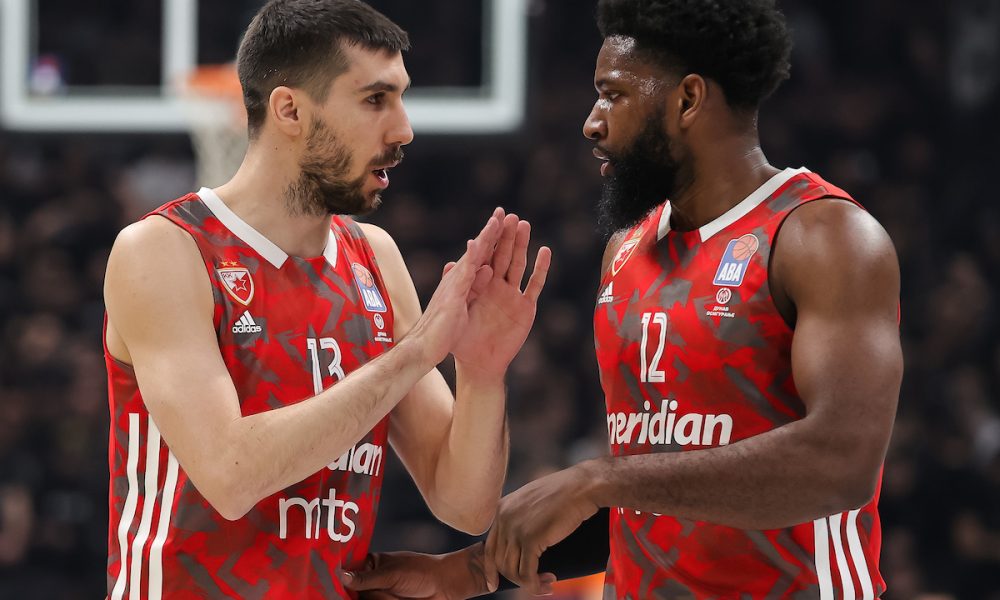 POLUVREME Kampacov šou u Areni! Zvezda dominira, Partizan se još nije pojavio na utakmici