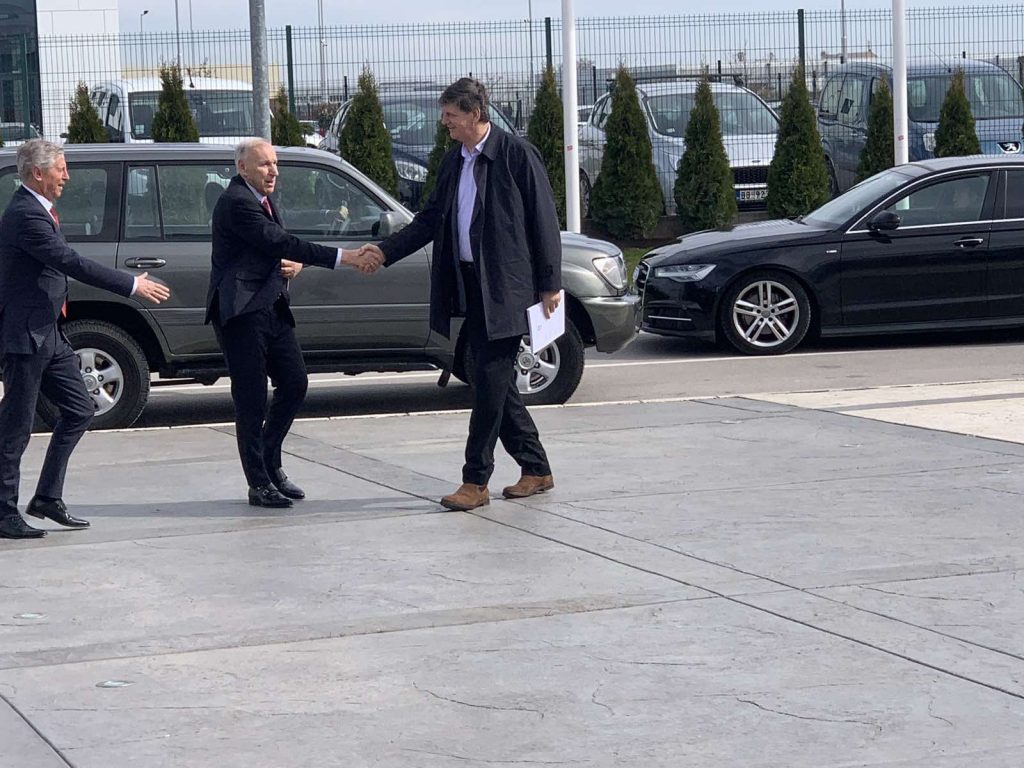 IZBORNA SKUPŠTINA FSS Džajić i Zečević stigli u isto vreme, Karadžić se obratio medijima (VIDEO)
