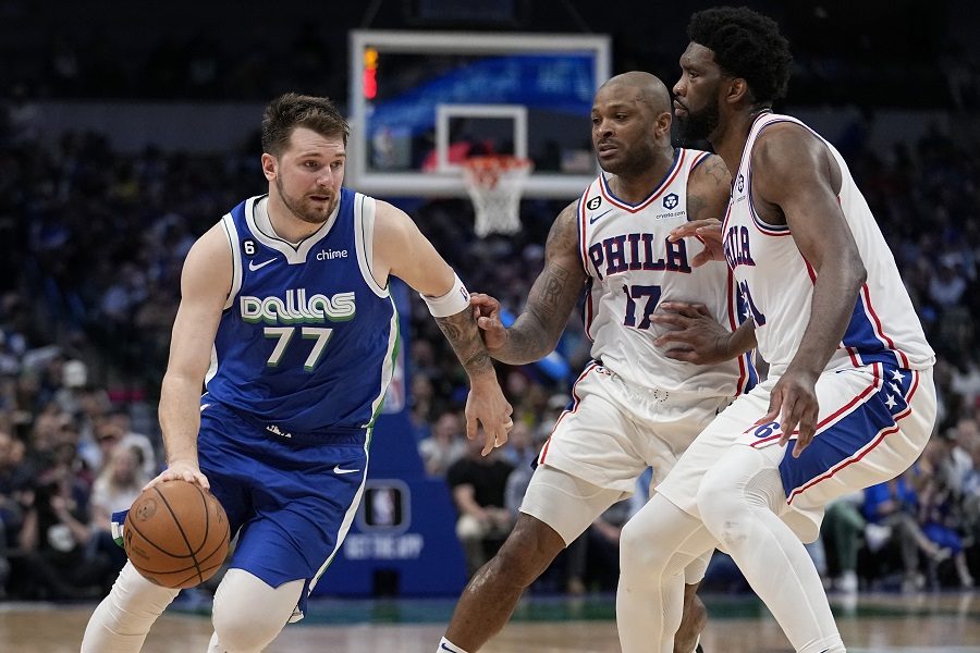 MOĆNI DALAS Dončić i Irving ubacili 82 poena Filadelfiji (VIDEO)