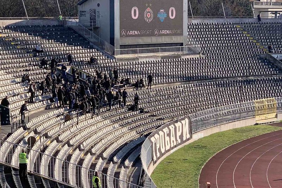 POSTALO JE TRADICIJA Utakmica u nevreme, Humska još jednom sablasno prazna (FOTO+VIDEO)