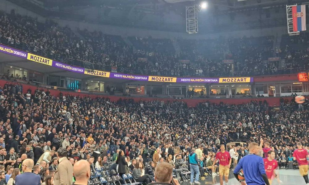 VERNOST NA DELU „Grobari“ ostali uprkos porazu! Pesma podrške za Partizan (VIDEO)