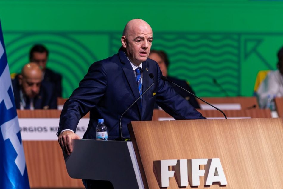 PREVRŠILI SVAKU MERU Infantino predložio najoštrije kazne za rasizam! Novi pokušaj da se spreči diskriminacija na stadionima