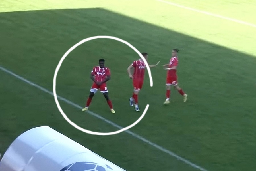 BURAN MEČ NA UBU Napadač Jedinstva proslavio gol hvatajući se za međunožje, dama ga isključila…. Karikari: Izvinjavam se (VIDEO)