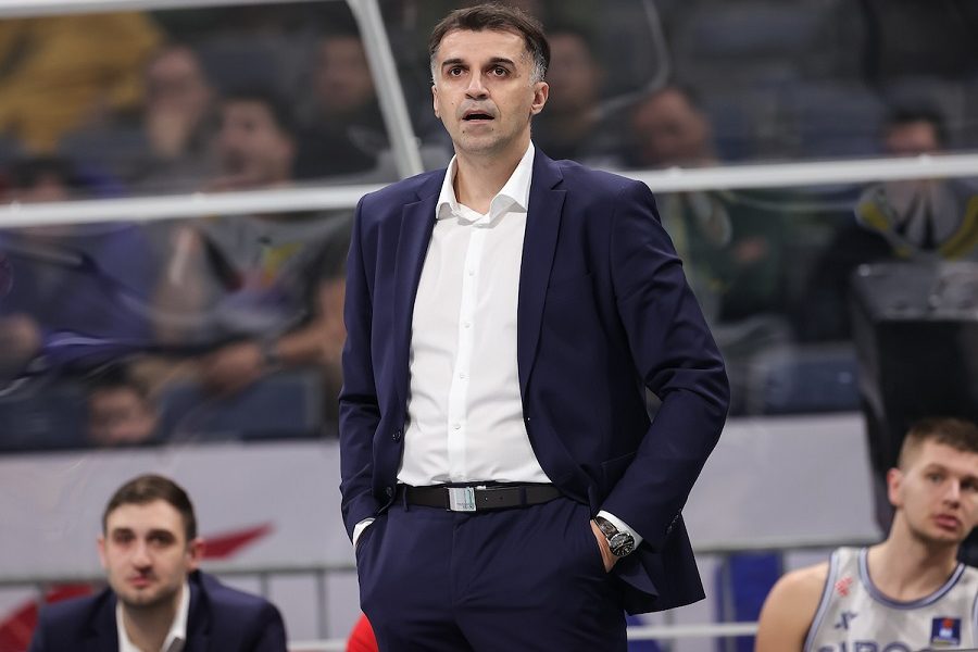 Cibona vratila Sesara na klupu