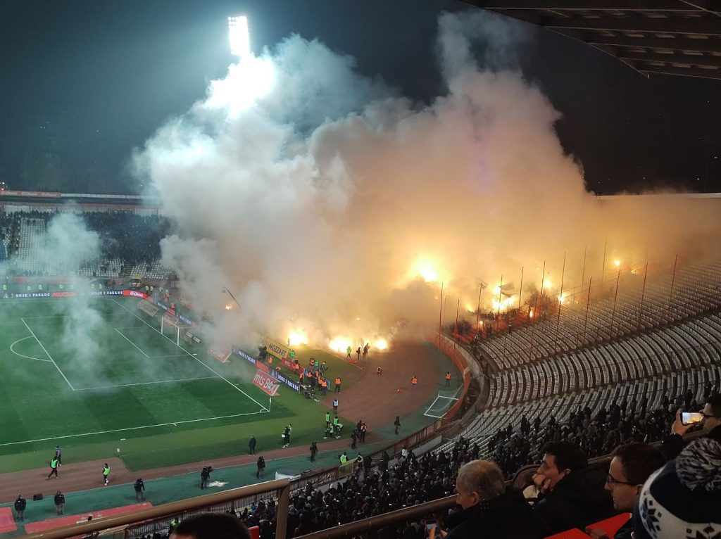 KAO ŠTO SMO NAJAVILI „Grobari“ svoj arsenal ispucali u drugom poluvremenu (VIDEO)