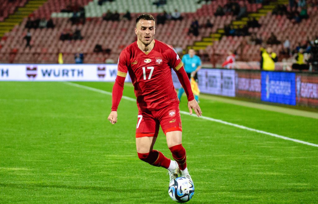 SRBI SPASAVAJU „SPECIJALNOG“ Kostić iz svlačionice pokrenuo Fenerbahče, Murinjo se sladio na rođendan! (VIDEO)