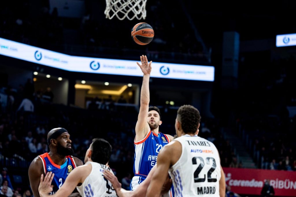 Šampion kontinenta slavio pred dolazak Partizana i sačuvao nadu za TOP 8