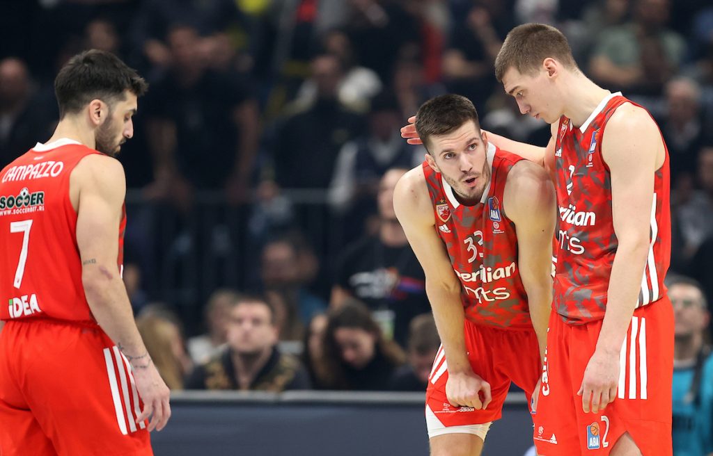 DRAMA U ARENI Duško Ivanović u besu odgurnuo Nebojšu Ilića! (VIDEO)