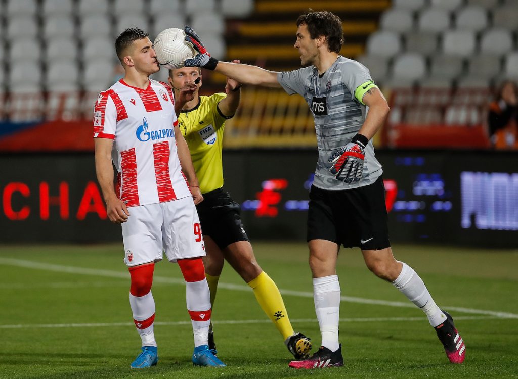 SELIDBA NA OSTRVO Bivši napadač Zvezde na meti Rendžersa!
