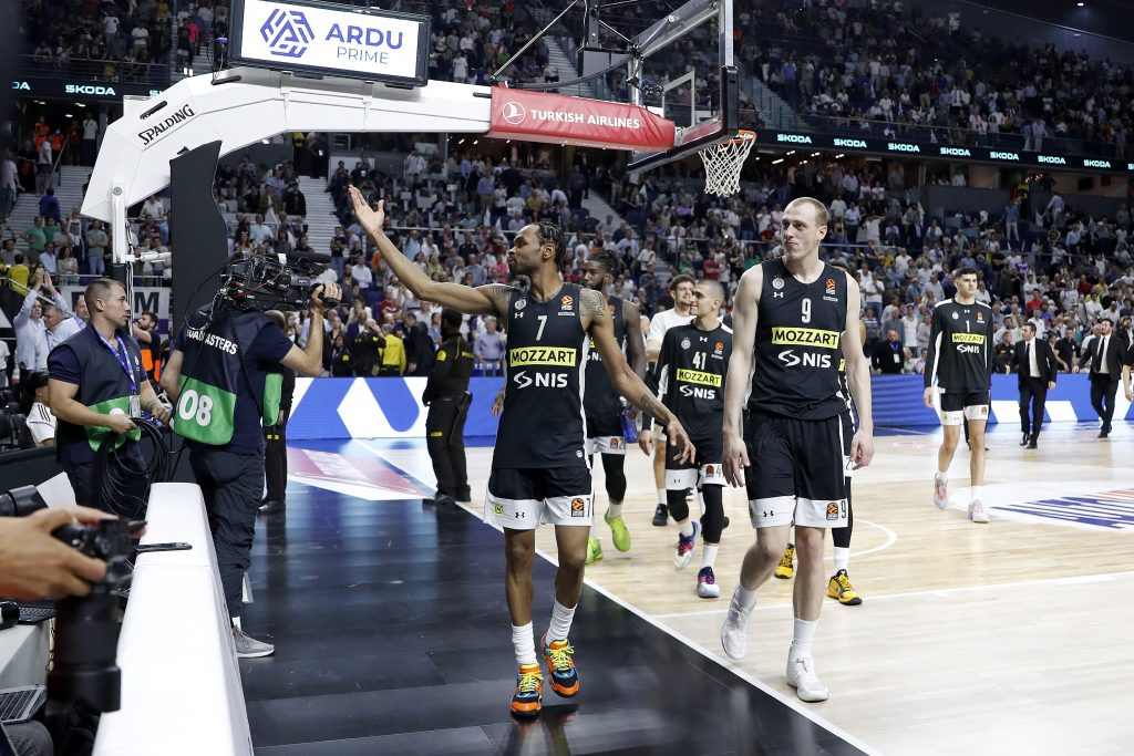 NA STRANI CRNO-BELIH Kontroverzni funkcioner udario na Evroligu: Košarci su potrebni timovi kao Partizan, a ne kao Real!