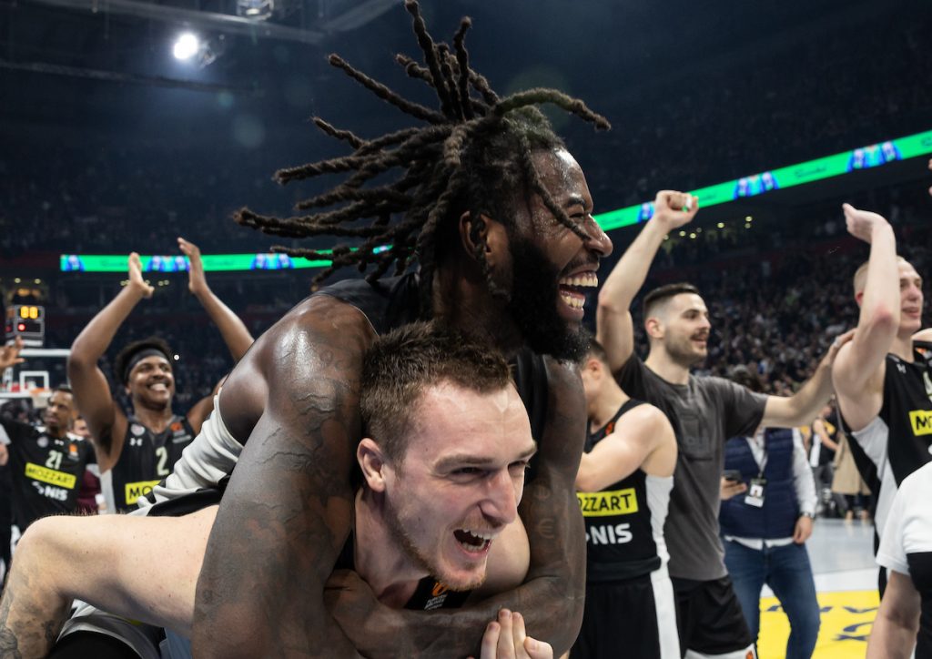 LESOR „UBIO“ PARKERA BEZ ISPALJENOG METKA Centar Partizana odgovorio treneru ASVEL-a na prozivku! (FOTO)