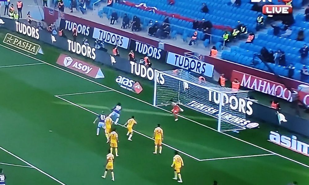 NAVIJAČI TRABZONA U ŠOKU Crni Lazare, šta promaši! (VIDEO)