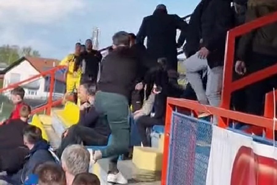 FRKA U REPUBLICI SRPSKOJ Golman i kapiten utrčali na tribine da se obračunaju sa navijačima! (VIDEO)