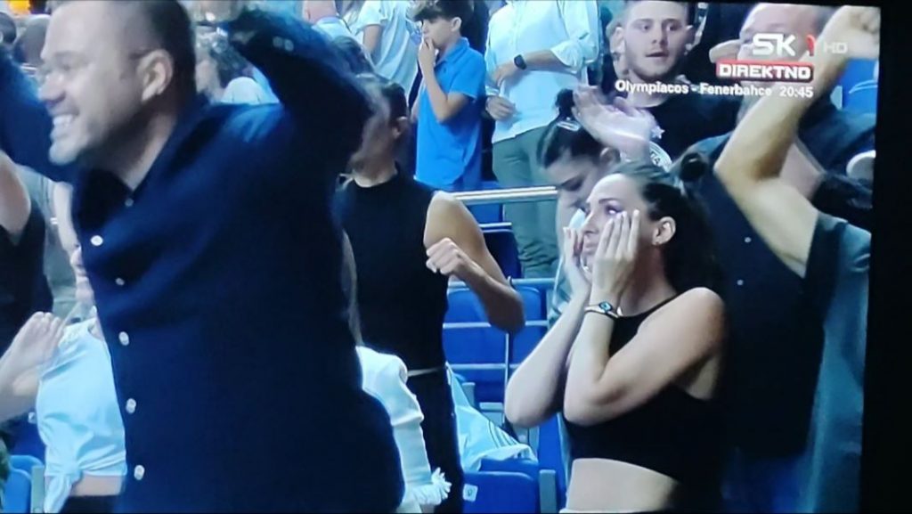 ČISTA EMOCIJA Suze ove lepe navijačice Partizana obišle su Evropu (VIDEO)