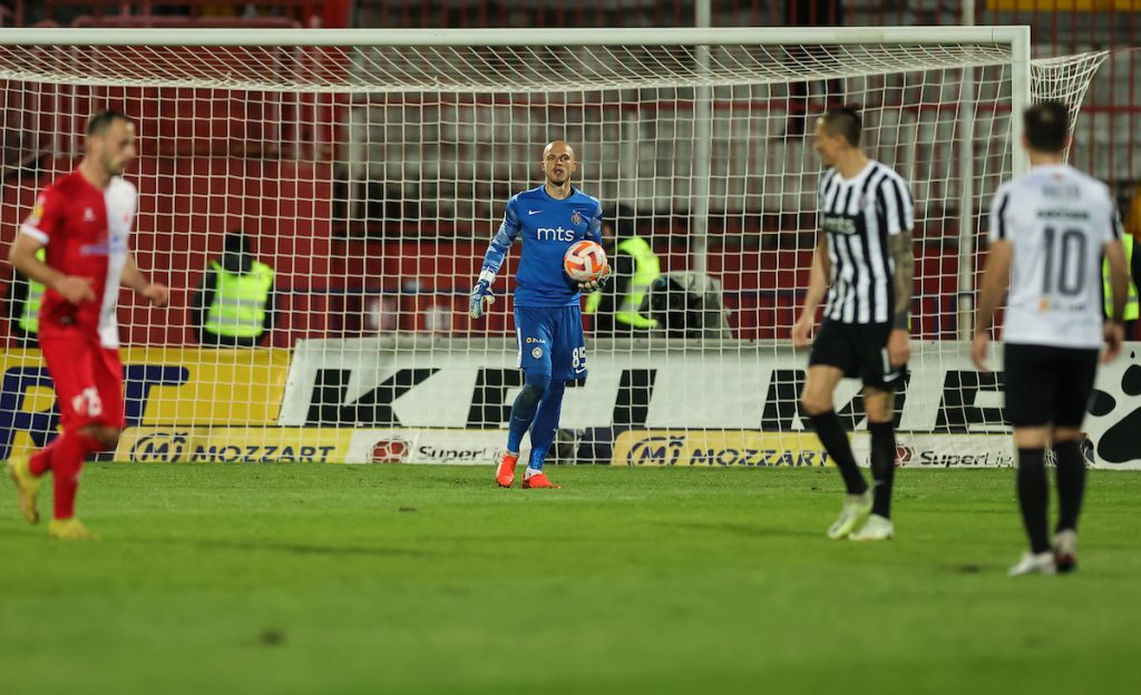 SAZNAJEMO Partizan krenuo po prvo pojačanje, na golu! Pregovori sa nekadašnjim reprezentativcem Srbije u toku! (FOTO)