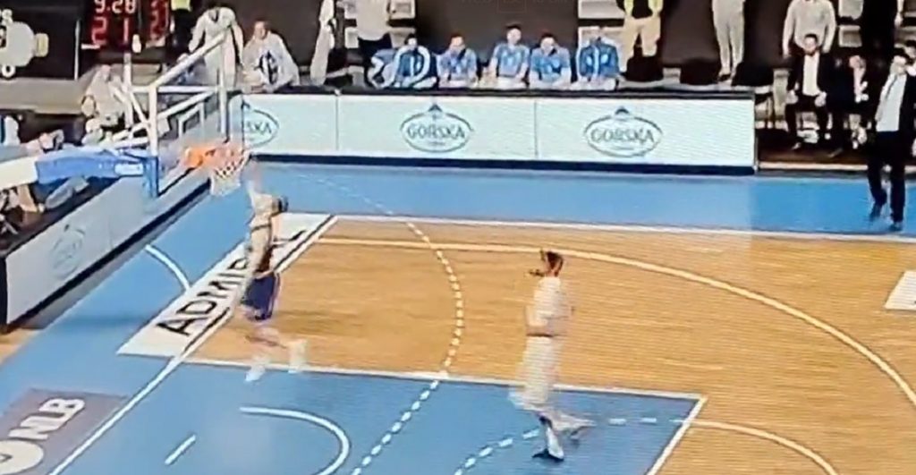 SRAMOTA Pogledajte kako je Cibona „promašivala“ u Skoplju… Ovo je ogromna bruka! (VIDEO)