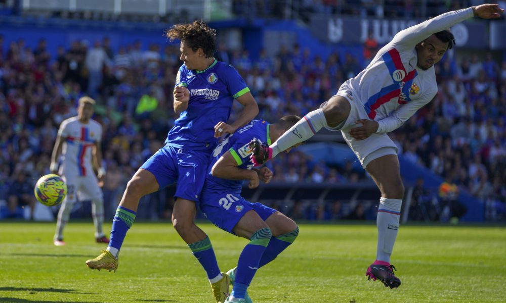 LA LIGA Barsa pogađala okvir gola i dala još jednu šansu Realu