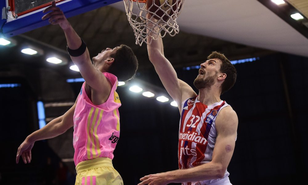 POLUVREME NA NOVOM BEOGRADU Zvezda na Kampacov pogon ubacila više od 50 poena, uz samo dve trojke!