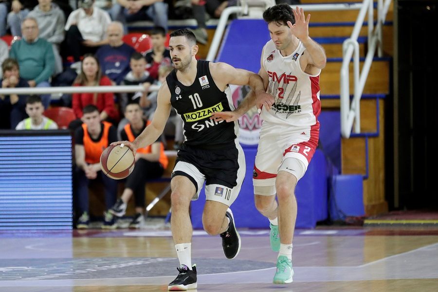 POLUVREME U ŽELEZNIKU Partizan imao i plus 13, FMP se vratio u igru