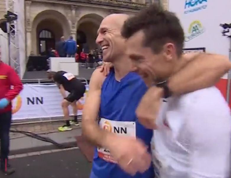 Bio je svetska fudbalska zvezda, sada trči maraton, i to veoma dobro! (VIDEO)