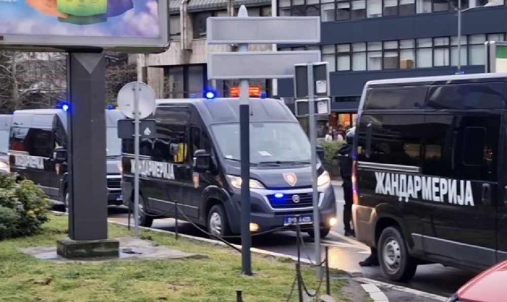 NE MOŽE BEZ HAOSA Sukob „firmaša“ i „grobara“ u centru Novog Sada
