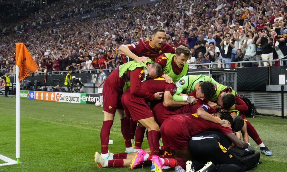 Više od 100 navijača Rome uhapšeno u Nici! Oduzeto im oružje