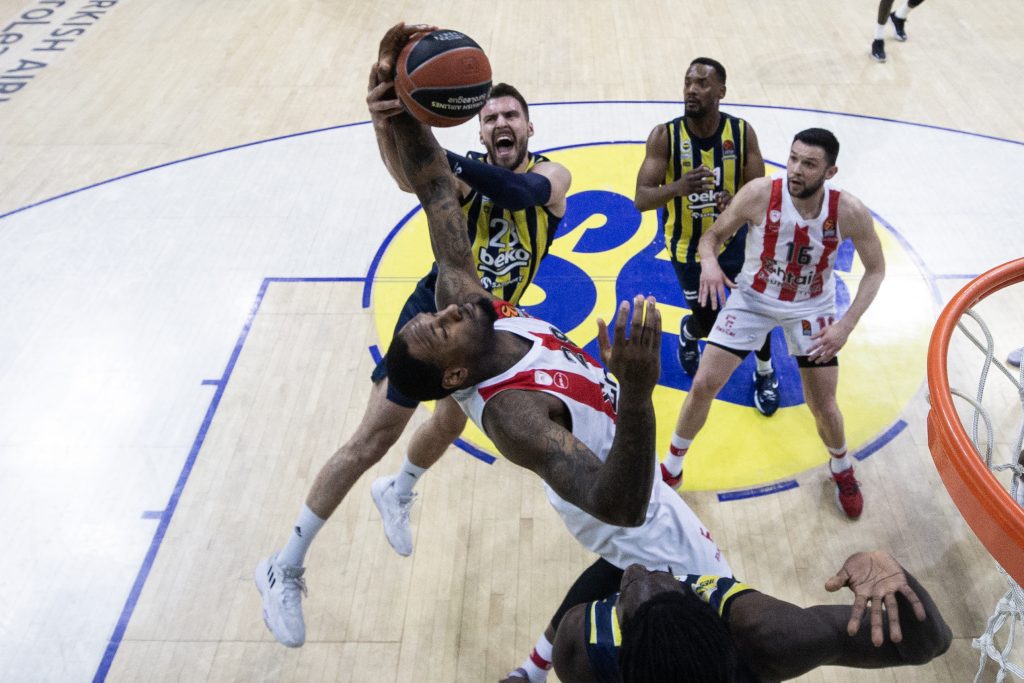 EVROLIGA Drama u Istanbulu, imamo novu „majstoricu“! „Kiša“ trojki u završnici… Fenerbahče ima junaka
