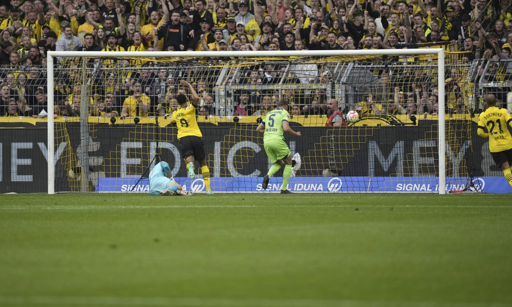 BUNDESLIGA Borusija spakovala šesticu Volfzburgu i nastavila poteru za „Salataru“ (VIDEO)