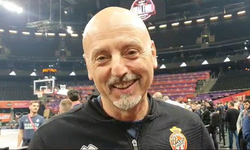 SAŠA OBRADOVIĆ ZA MAXBET SPORT Tu mi je Zvezdino odelo! Razmišljam gde da ga upotrebim (VIDEO)