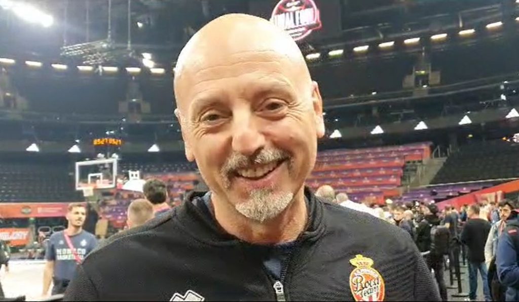 SAŠA OBRADOVIĆ ZA MAXBET SPORT Tu mi je Zvezdino odelo! Razmišljam gde da ga upotrebim (VIDEO)
