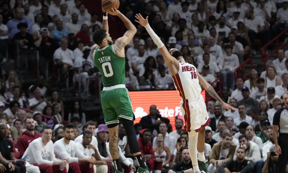 Boston preživeo… Čudesna tri minuta Seltiksa srušila Majami!