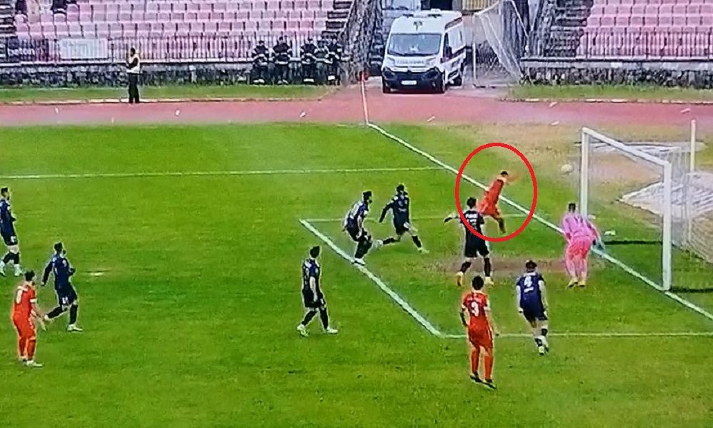 IMAMO LI PROMAŠAJ SEZONE U SUPERLIGI? Sa dva metra pogodio stativu (VIDEO)