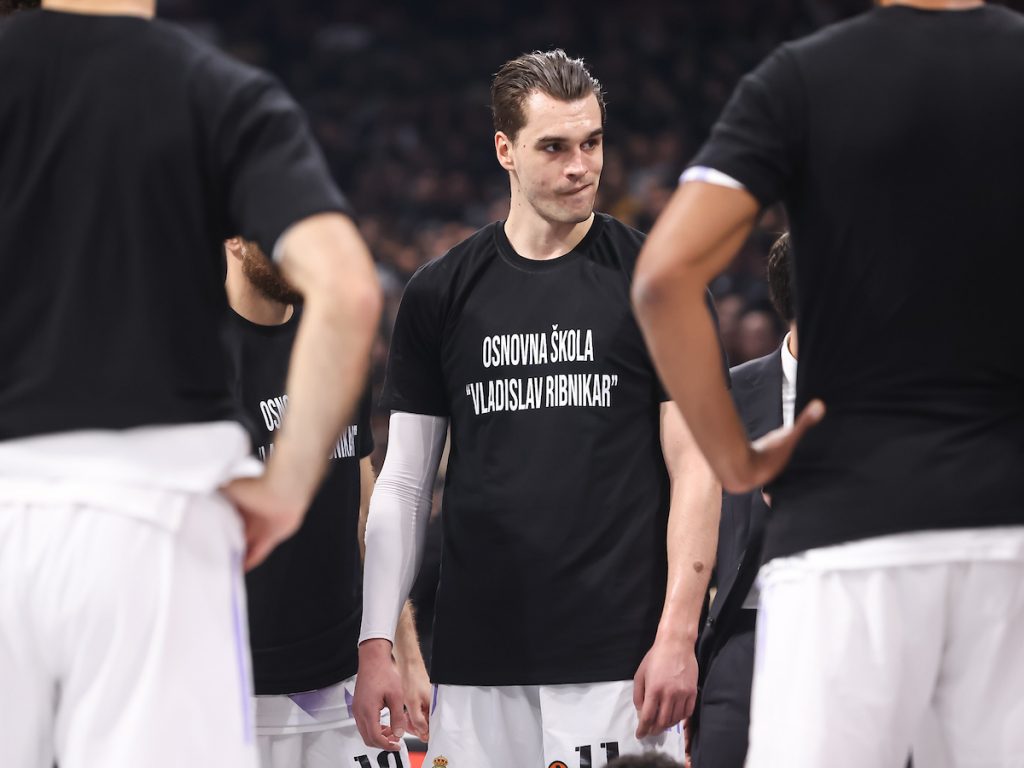 VIDNO UŽASNUT Hezonja posle pobede nad Partizanom govorio o tragediji: Inače sam hladnokrvan, ali sada… (VIDEO)