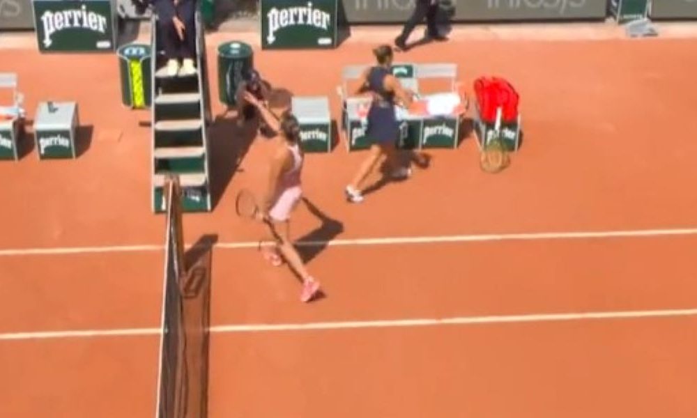 SKANDAL U PARIZU Ukrajinka odbila da se rukuje sa rivalkom! Sa terena ispraćena zvižducima (VIDEO)