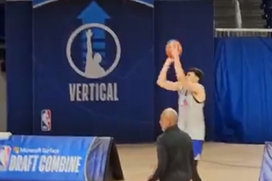 MA KAKAV PLEJ-OF Oko Vukčevića se digla frka, a on briljira u Americi… Šutira trojke 13/14! (VIDEO)