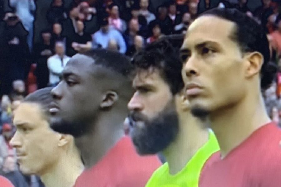 NE PRAŠTAJU Navijači Liverpula zviždali britanskoj himni… Evo zbog čega (VIDEO)