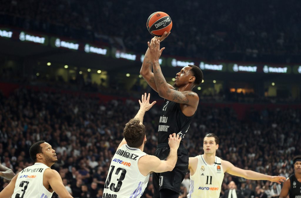 POLUVREME Partizan se vratio iz ambisa! Od minus 14 do izjednačenja… Ljulj napravio prevagu