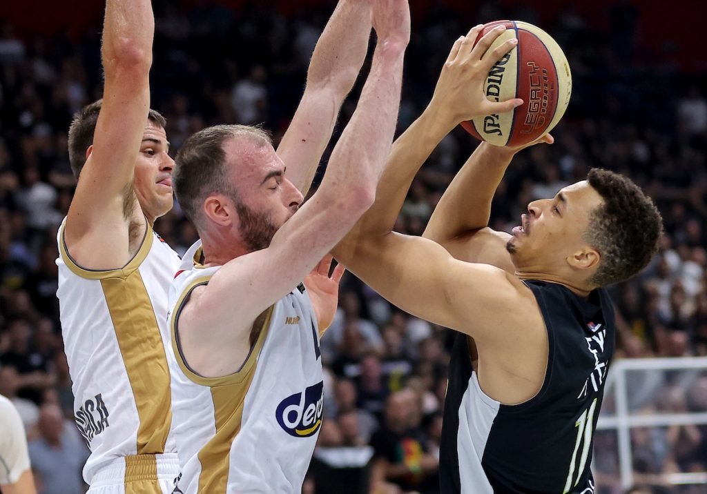 SC DERBI POBEDOM OTVORIO SEZONU Osvajač ABA Superkupa nadigrao Split