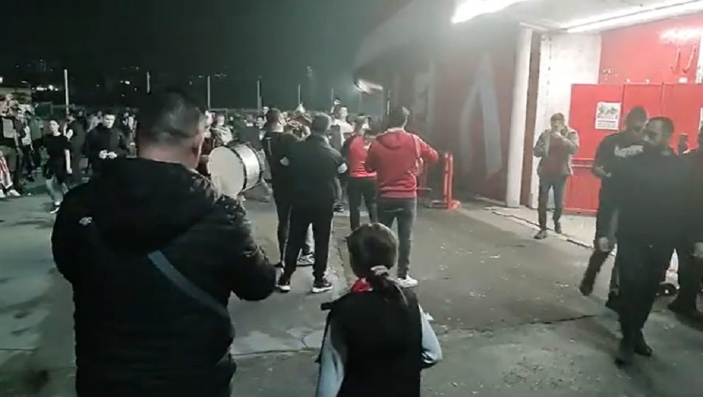 TRADICIJA Zvezdinu duplu krunu ispratili trubači, ispred severa (VIDEO)