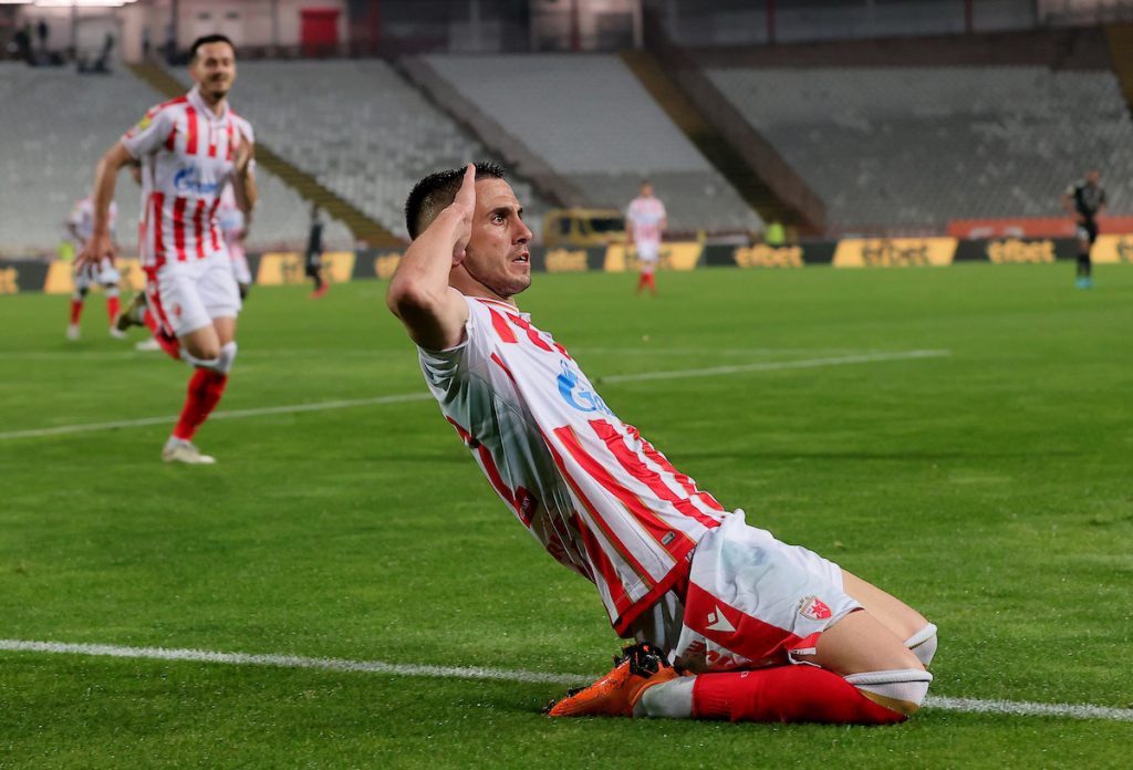 „ŠILJA“ DA UTIŠA KRITIČARE Pešić doveo Zvezdu nadomak drugog trofeja (VIDEO)