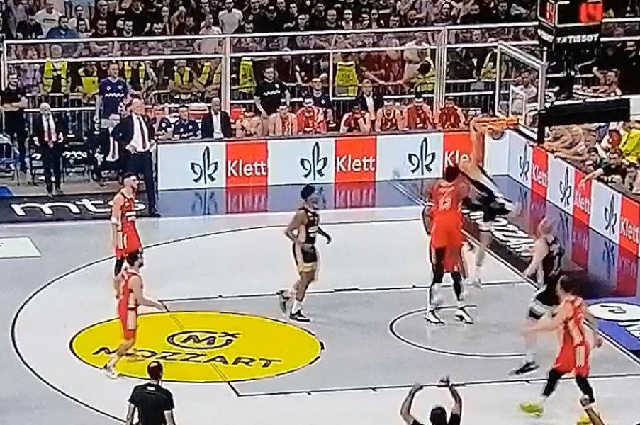 BUUM Eksum strašnim zakucavanjem zaustavio nalet Zvezde (VIDEO)